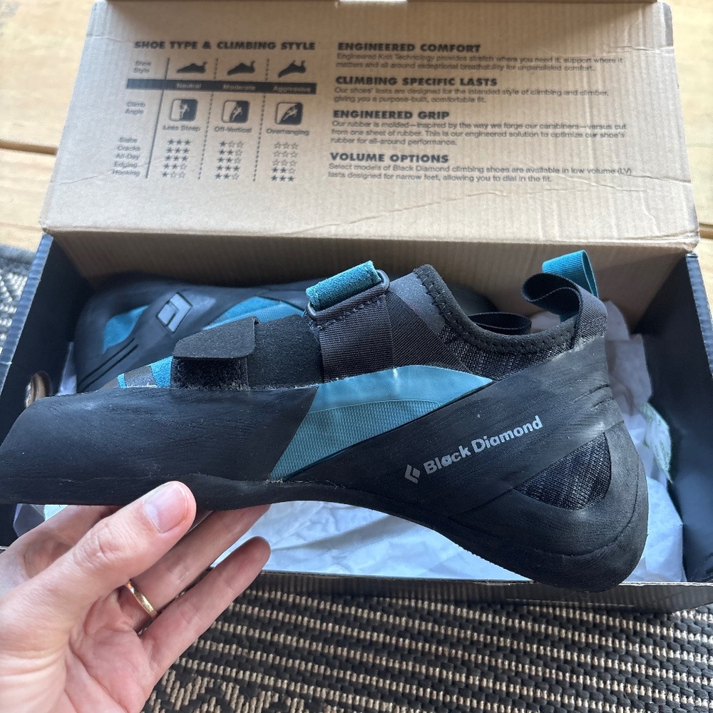 BLACK DIAMOND Women’s Focus sz9